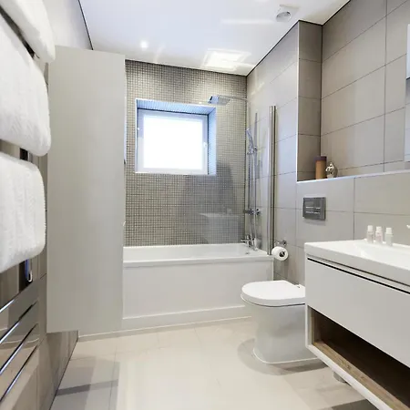 The Wembley Park Sanctuary - Stunning 2Bdr Flat With Balcony Apartment London Exterior photo
