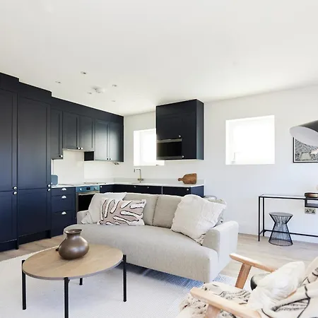 The Wembley Park Sanctuary - Stunning 2Bdr Flat With Balcony Apartment London Exterior photo