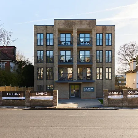 The Wembley Park Sanctuary - Stunning 2Bdr Flat With Balcony Apartment London Exterior photo